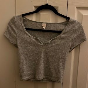 v-neck t shirt
